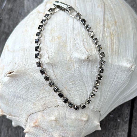 Silver rhinestone Bracelet - Picture 1 of 7